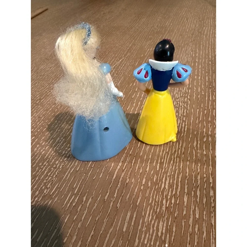 Vintage 1995 McDonalds Disney Masterpiece Cinderella Snow White Figures Lot 2